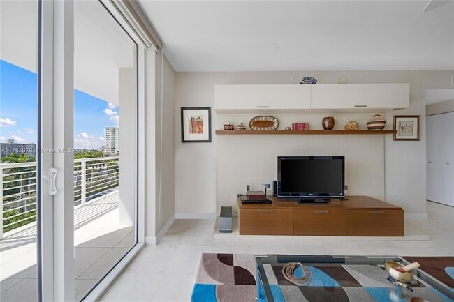 Foto del edificio - 2831 N Ocean Blvd