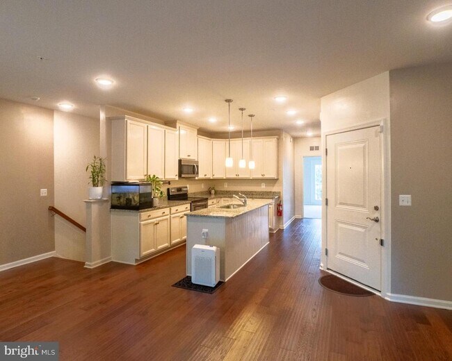 Foto del edificio - 13933 Hollow Wind Way