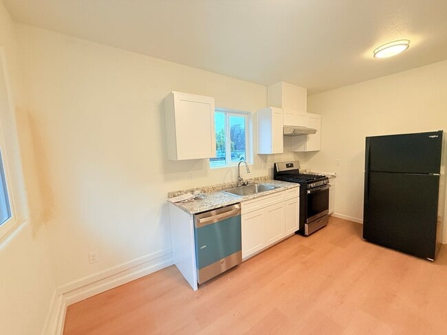 Building Photo - Pet-Friendly 2-Bedroom ADU in Orcutt – Utilities Included & Section 8 Welcome!