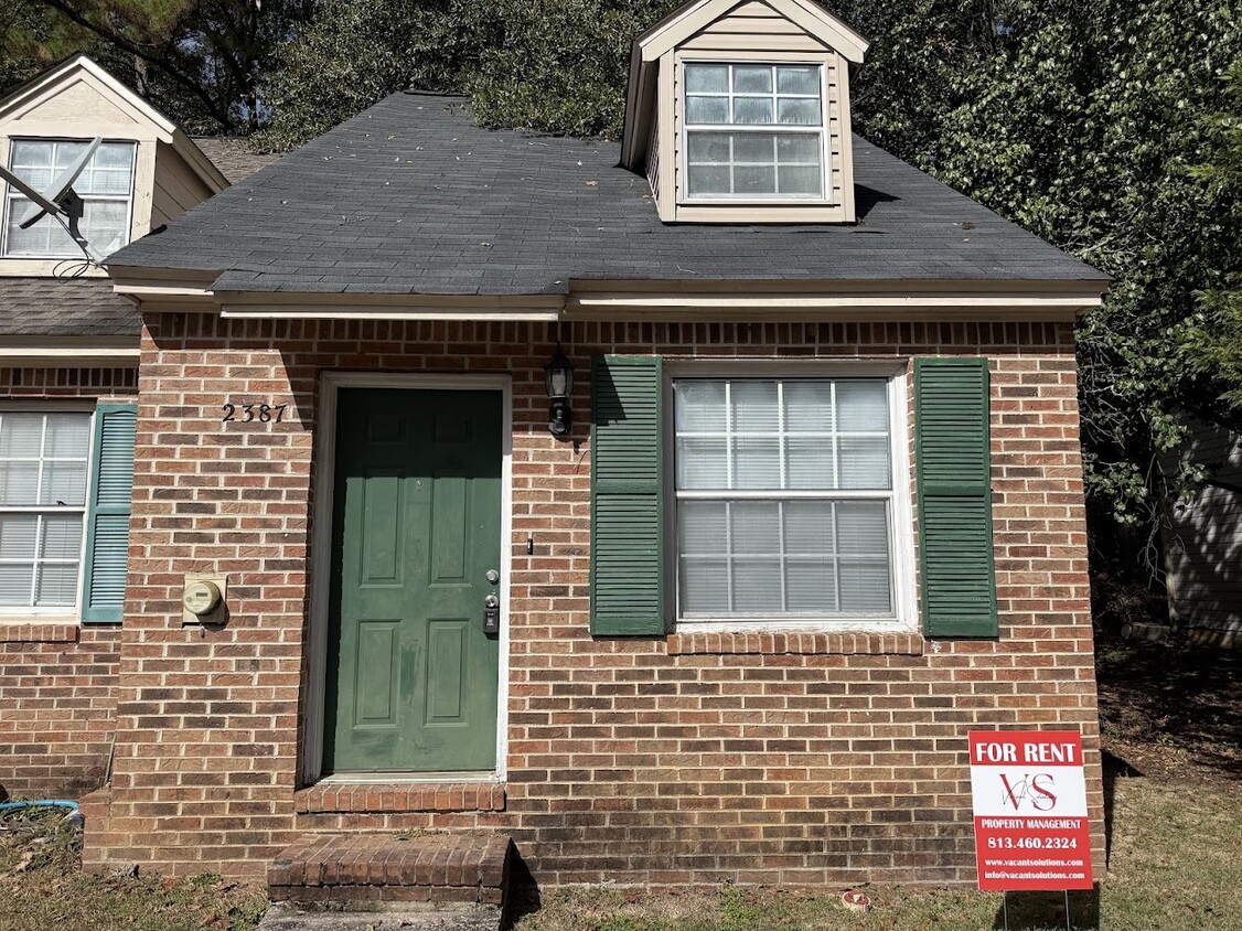 Foto principal - 2387 Parrot Ln