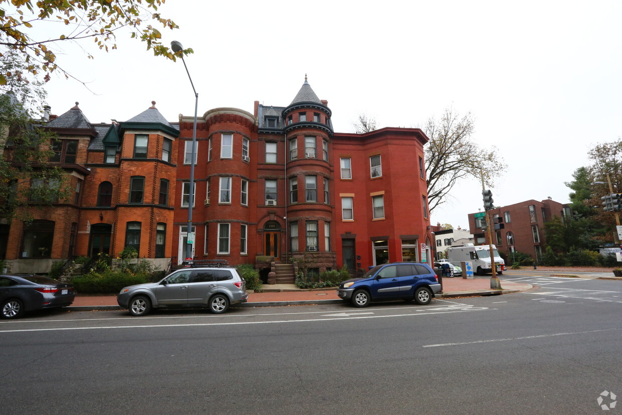 Building Photo - 1103 E Capitol St SE