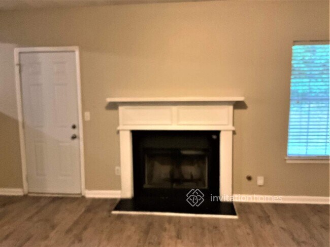Foto del edificio - 6604 Hill Creek Cove