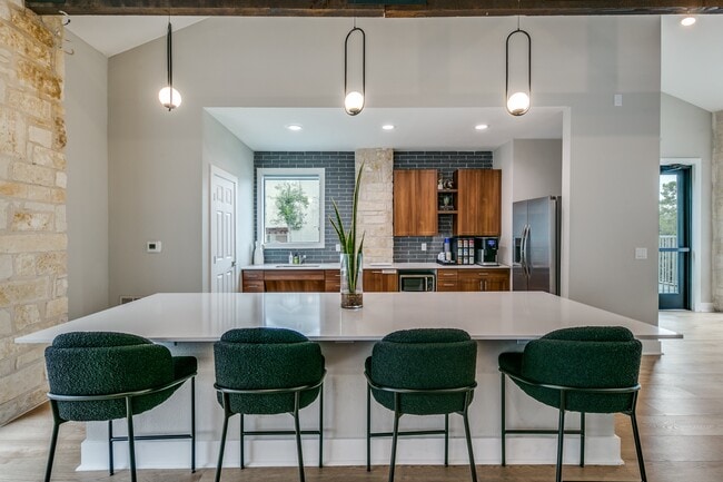 Building Photo - Canyon Ridge