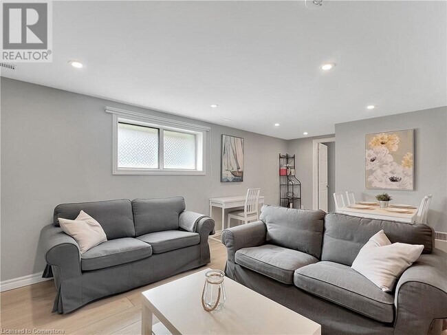 Building Photo - 267 Kingswood Dr