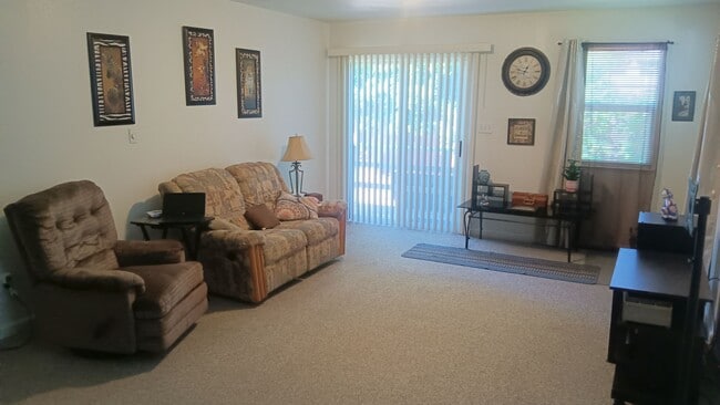 Building Photo - 1508 Redwood St