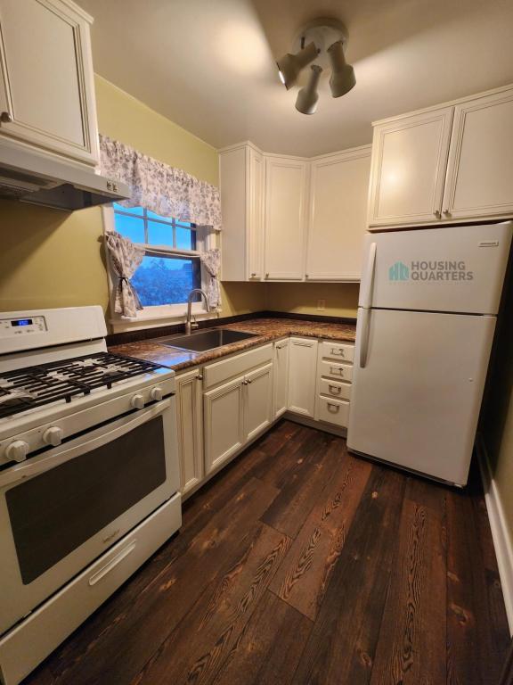 Building Photo - 1414 N Lincoln St