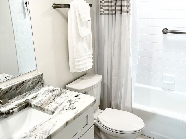 Foto del edificio - 40 NE Plantation Rd