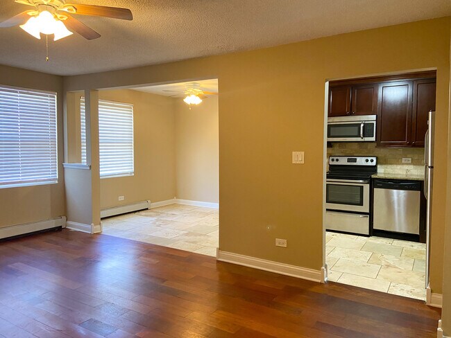 Building Photo - 9435 86th Ct