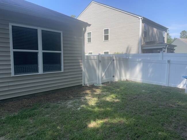 Building Photo - 1232 Midtown Village Dr