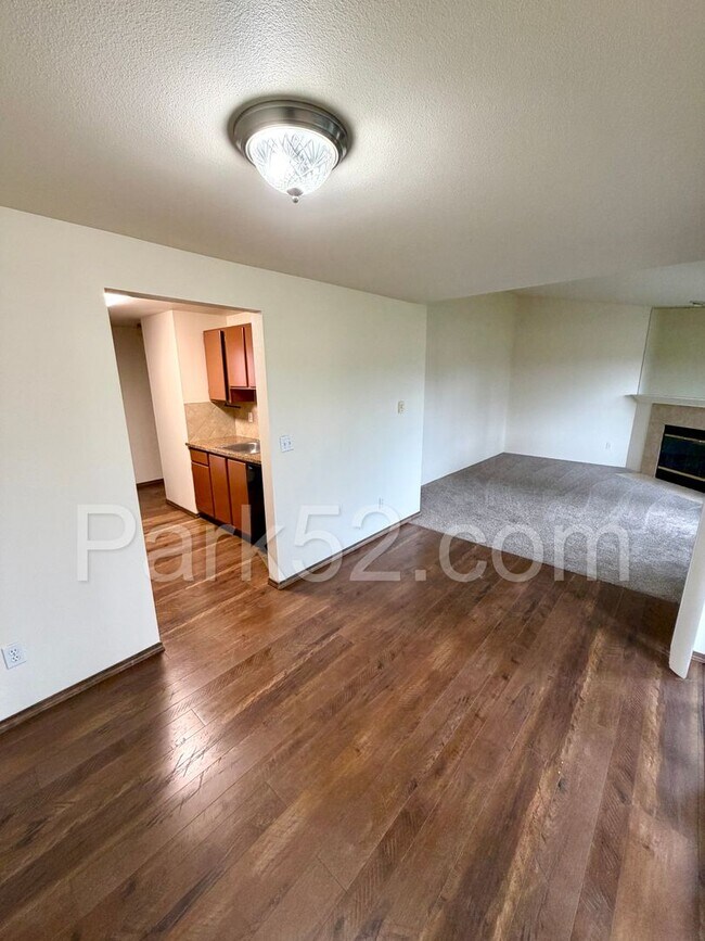 Foto del edificio - Puyallup Area 2 Bedroom 2nd Floor Apartment