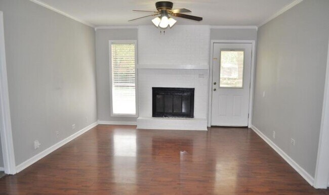 Foto del edificio - ****MOVE IN SPECIAL***JUST REDUCED!!! PLUS...