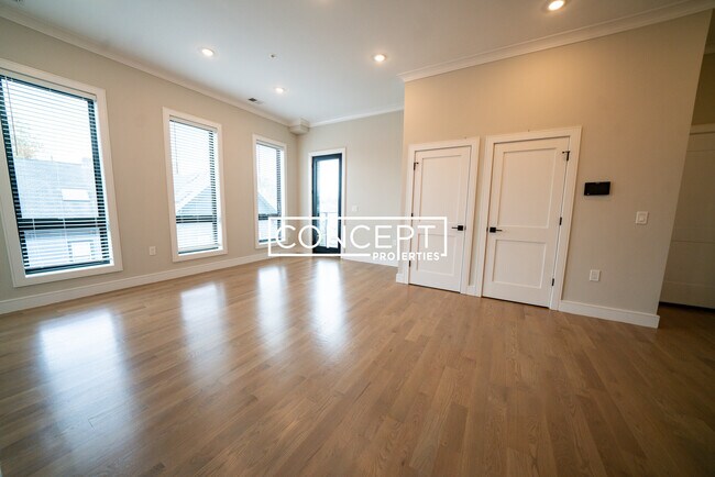 Foto del edificio - 16-18 Highgate St. Unit 303