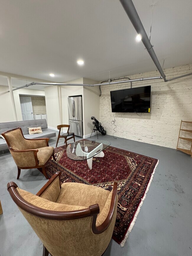 Building Photo - 30 Wadsworth St