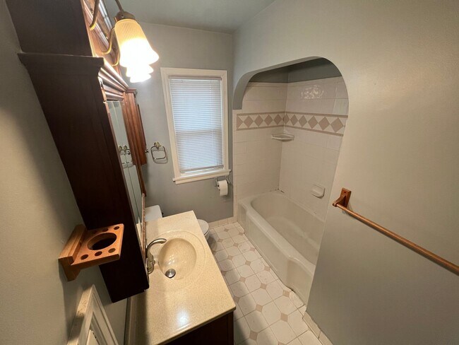 Foto del edificio - Absolutely Charming 3B 1B Bungalow