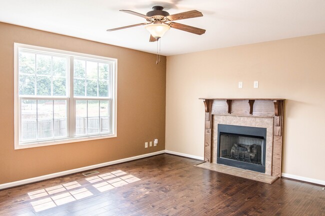 Foto del edificio - Pet Friendly Three Bedroom!