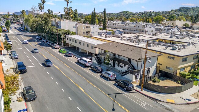 Foto del edificio - 13804 Moorpark St
