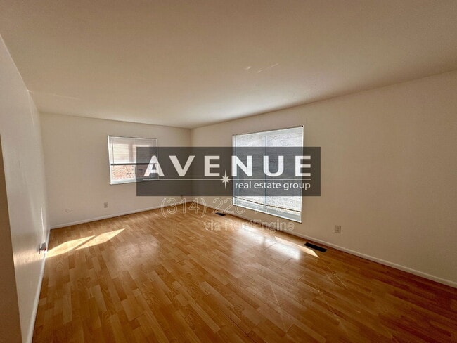 Building Photo - 10065 Puttington Dr