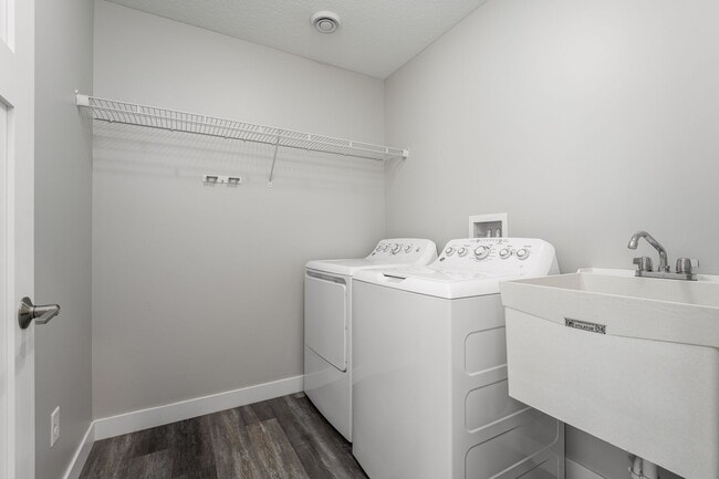 Foto del edificio - 821 7th Ave NW