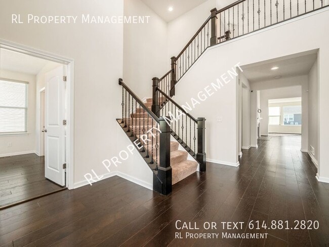 Building Photo - Gorgeous 5 bedroom 4.5 bathroom home in Du...