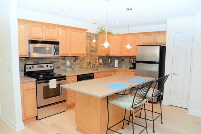 Building Photo - 1100 50th St