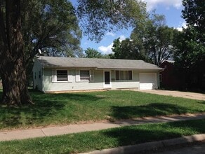 Building Photo - 717 6th Ave