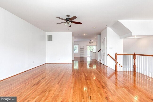 Foto del edificio - 15330 Tewkesbury Pl
