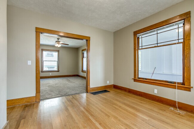 Foto del edificio - 4156 Cuming St