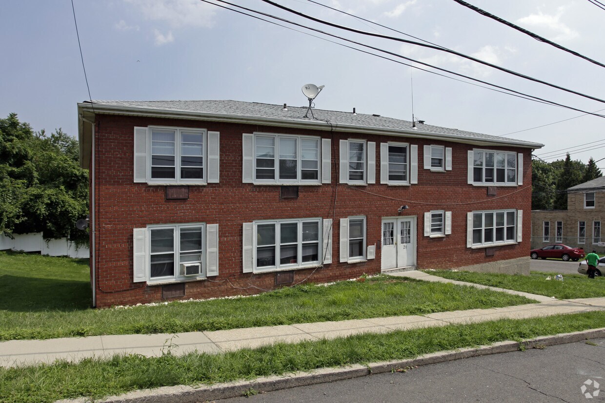 Building Photo - 21 Baltic Ave