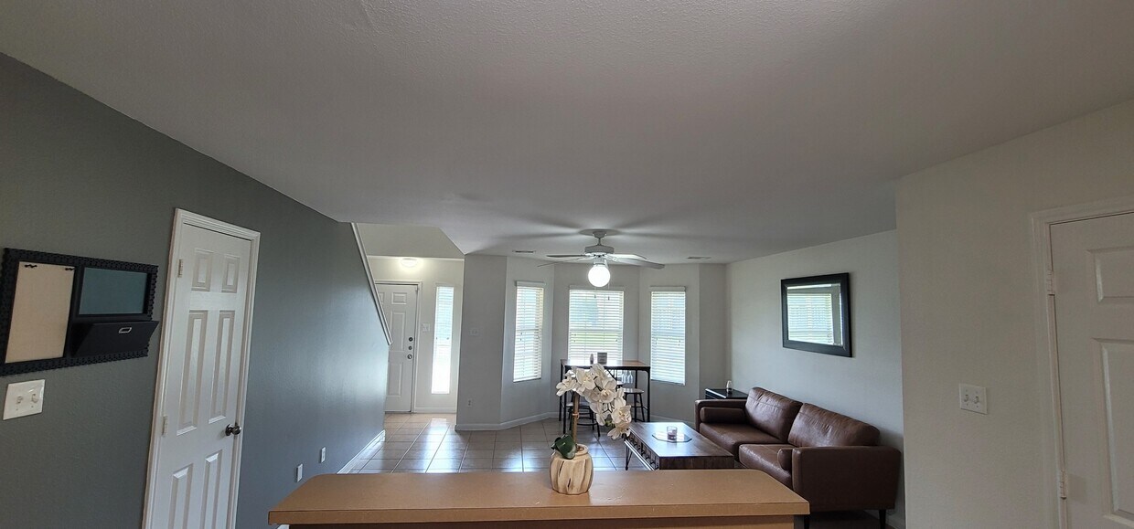Foto del edificio - 23354 High Point St