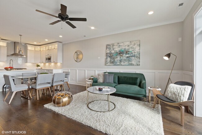 Foto del edificio - 2514 W Diversey Ave