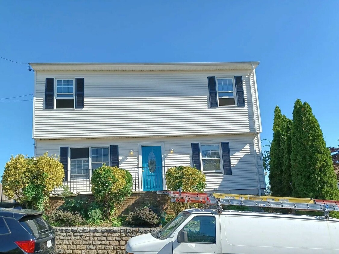 38 Rock St, Tiverton, RI 02878 House Rental in Tiverton, RI