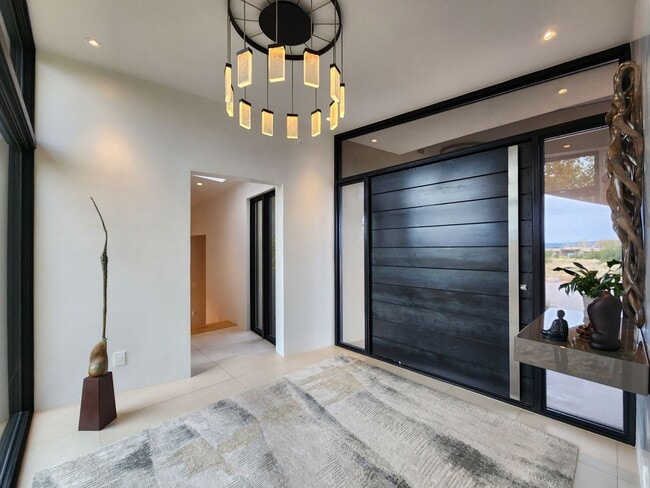 Building Photo - 36 Plz del Centro