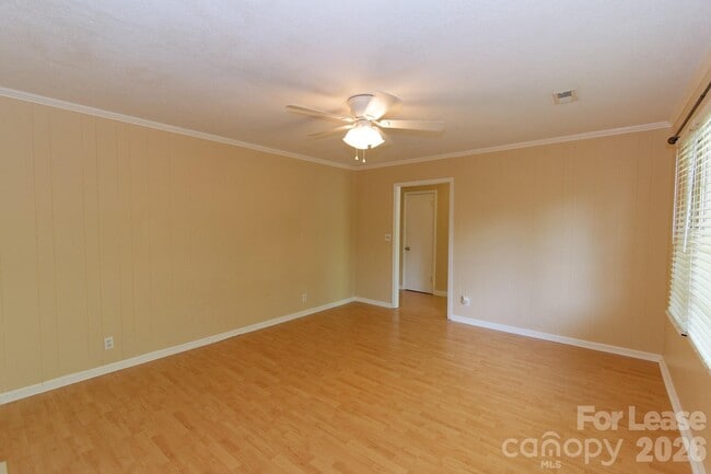 Building Photo - 416 W Pine St