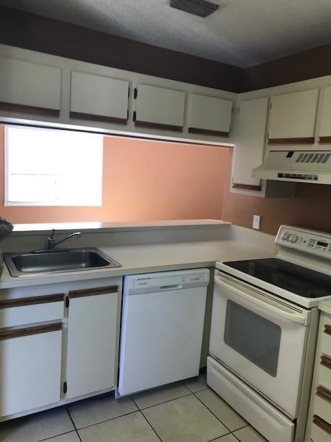 Building Photo - 1282  The Pointe Drive 1282