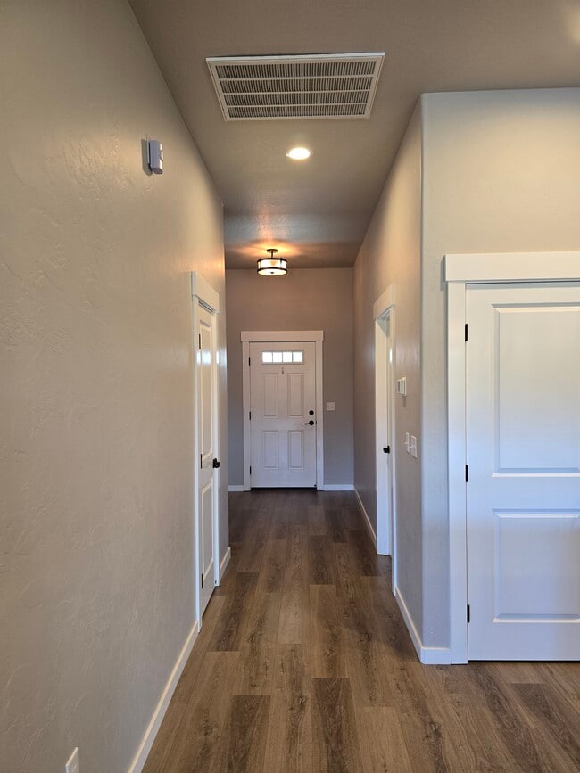 Main Entry - 983 Stonewater Dr