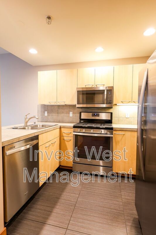 Foto del edificio - 300 W 8th St