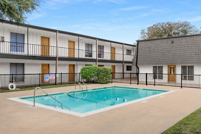Aurora Apartments Dallas