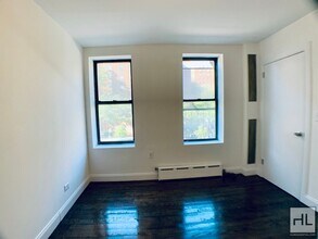 Building Photo - E 14 ST