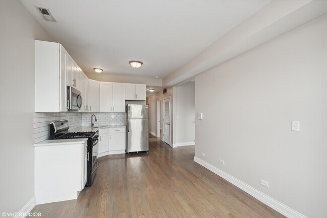 Building Photo - 2316 S Leavitt St