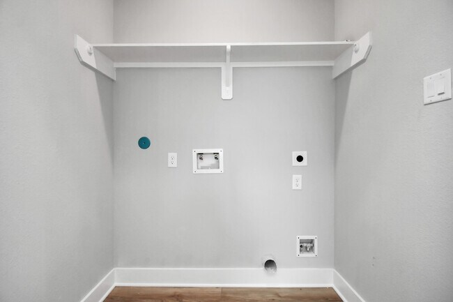 Building Photo - 6817 Peerless St