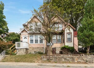 Building Photo - 21 S Wycombe Ave