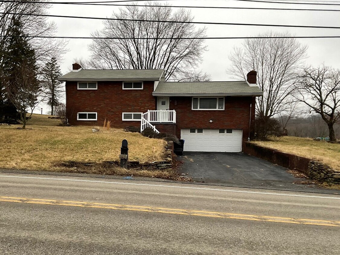 2839 Clay Pike, Irwin, PA 15642 House for Rent in Irwin, PA