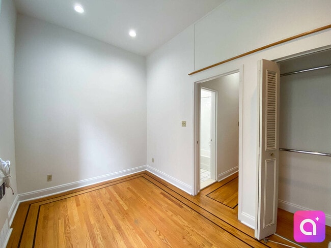 Building Photo - 332 E 93rd St