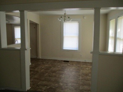 Building Photo - 413 N Cherry St