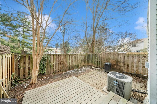 Foto del edificio - 106 Lamont Ln