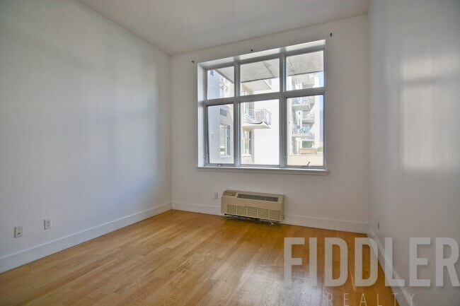 Foto del edificio - 140 Hope St