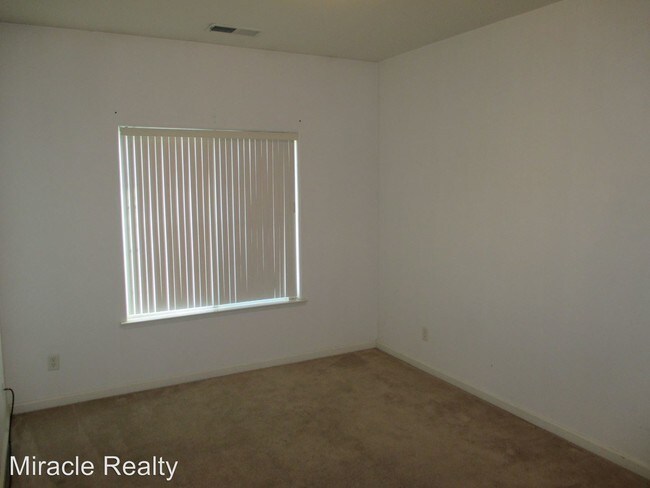 Foto del edificio - 3 br, 2 bath House - 1027 Navel Ave