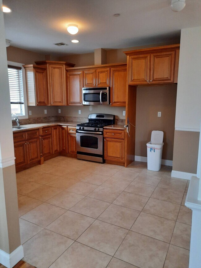 4088 Amboy Rd, Staten Island, NY 10308 House Rental in Staten Island