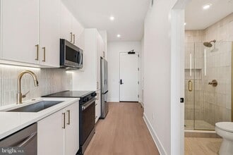 Building Photo - 30 W Allens Ln