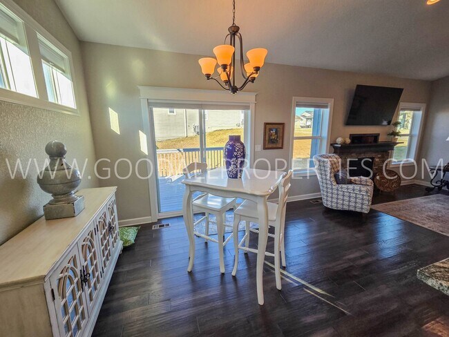 Foto del edificio - 3 Bed 3 Car Home in Adel